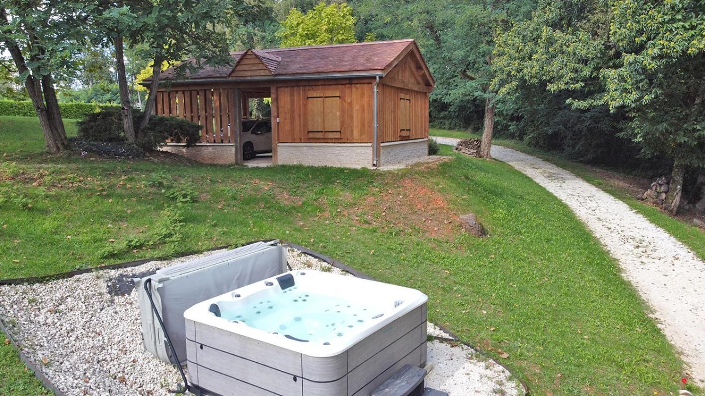 Maison Climatisee Avec Jacuzzi A 10 Min De Sarlat Exterior foto